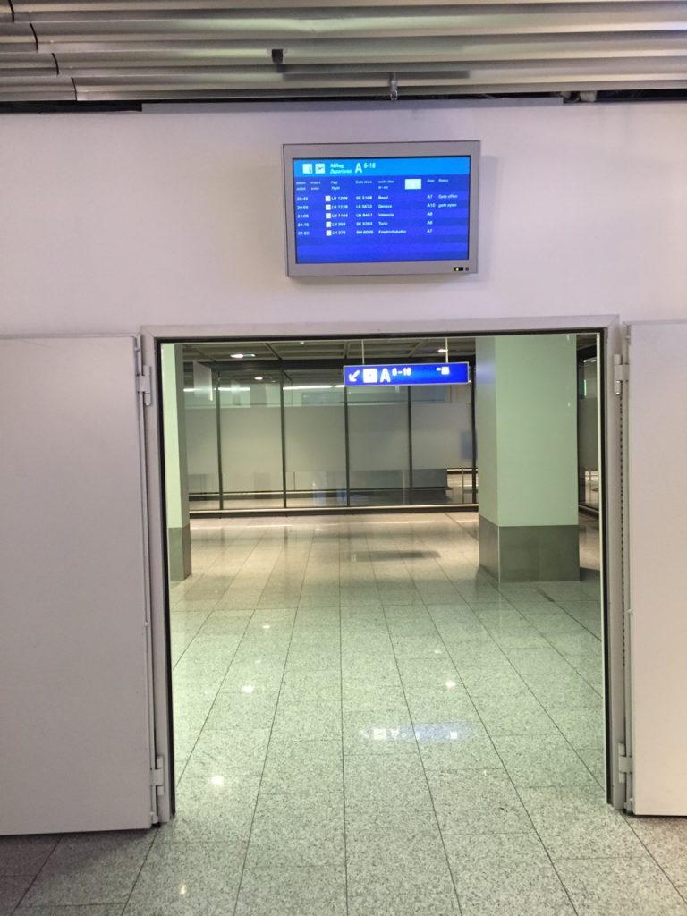 Acceso puertas inferiores aeropuerto Frankfurt